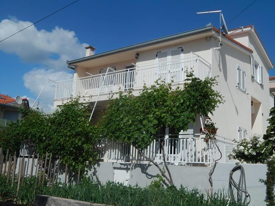Apartment Arleta Трогір Екстер'єр фото